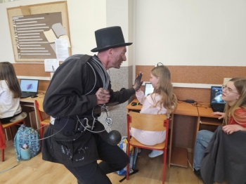 1efe065c-4586-4a34-951a-ee1ade564e0c