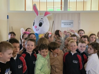 f7946f04-8f7f-4e95-b46b-60ef3b1b6457