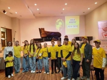 f3e4c32e-64a0-431e-bab2-b7fd58fbf8fd