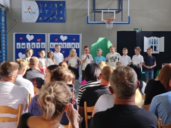 93c717e9-7548-4b1d-ab22-550b99856d38