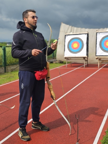 c8cd5d0b-9113-4f07-a267-c1a8e7be3201