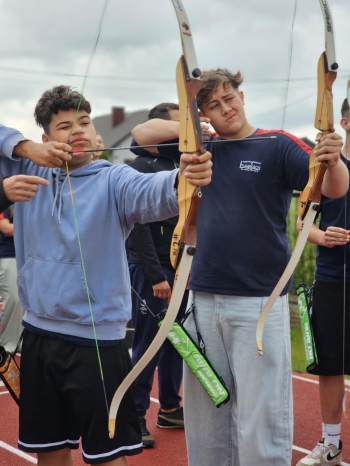 6bf02426-3c58-4129-aece-699ed95df701