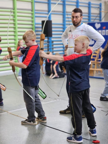 6c79b547-0cc4-4d9b-9e9f-a4371e93857c