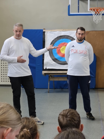 b38fbf49-c662-4b9c-bda4-915b668485ae