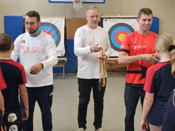 e7399b2f-939f-4752-8224-2c28a1ff22a1