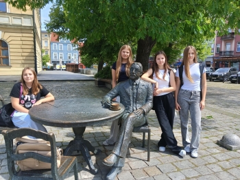 d4e4490f-5a4b-40e8-8963-ffdcbc5246b5