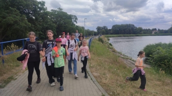 c9d63876-feb6-47b5-8fb9-7c0c990c94d2