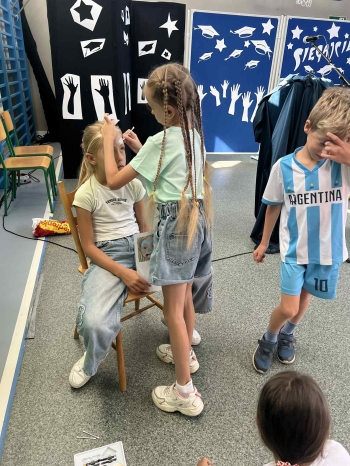 c2d3a063-f6e7-40d4-8b62-dbc180f2950a