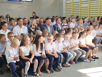 38944550-572c-4000-9482-dd9d3a3a69bb