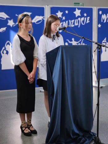 9c2d49aa-0489-4518-a7ce-eeff3c24723e