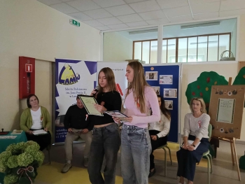 a9b81afd-7b35-421e-b9a9-6842084f7b1a