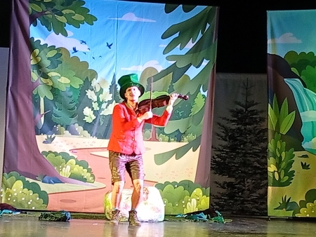 Wyjazd na przedstawienie teatralne ''Przygody Liliputka''