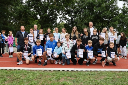 Uczniowie naszej szkoły na Gminnych Biegach Lekkoatletycznych