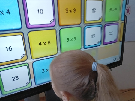 Zabawa z tabliczką mnożenia